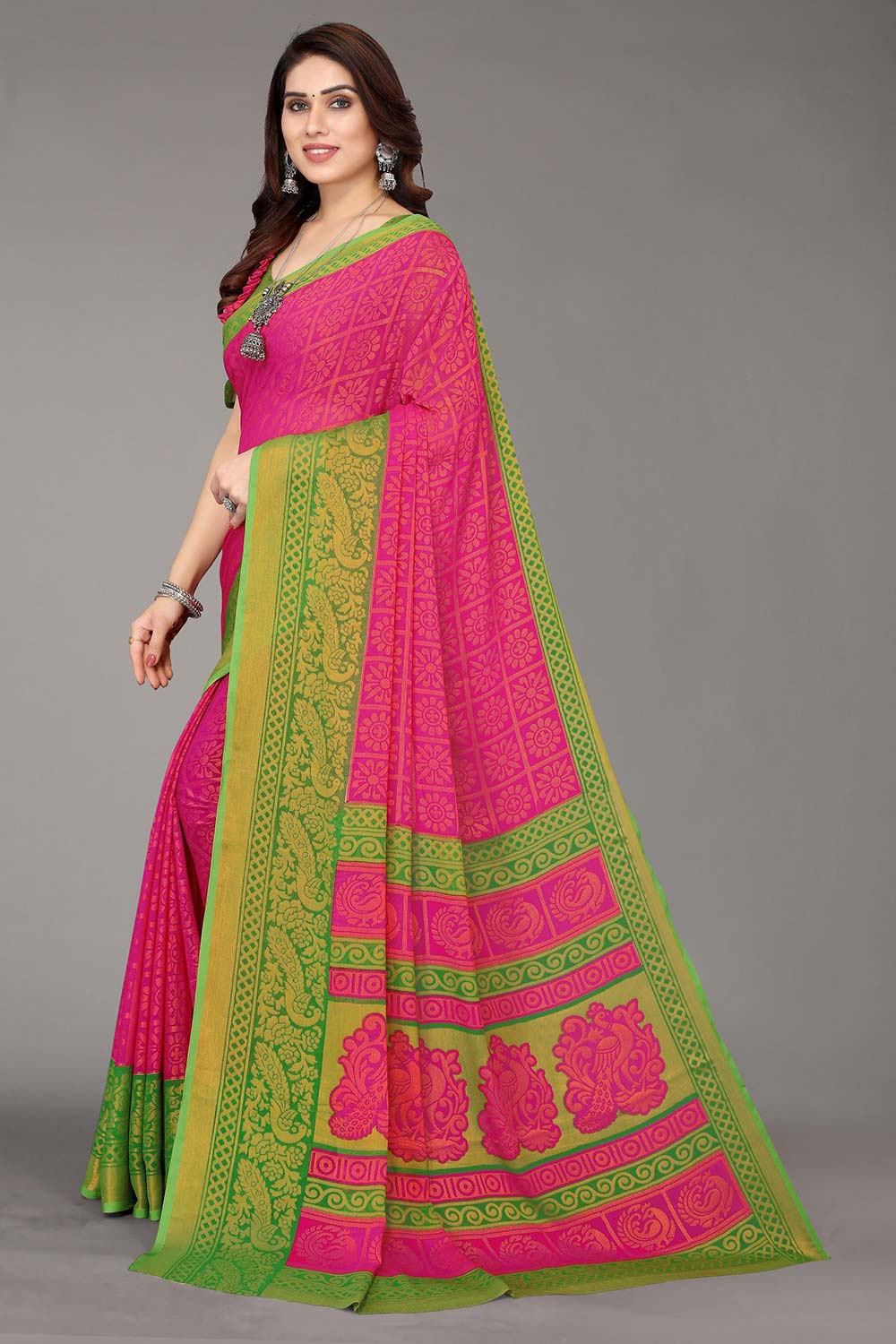 Pink Chiffon printed Saree