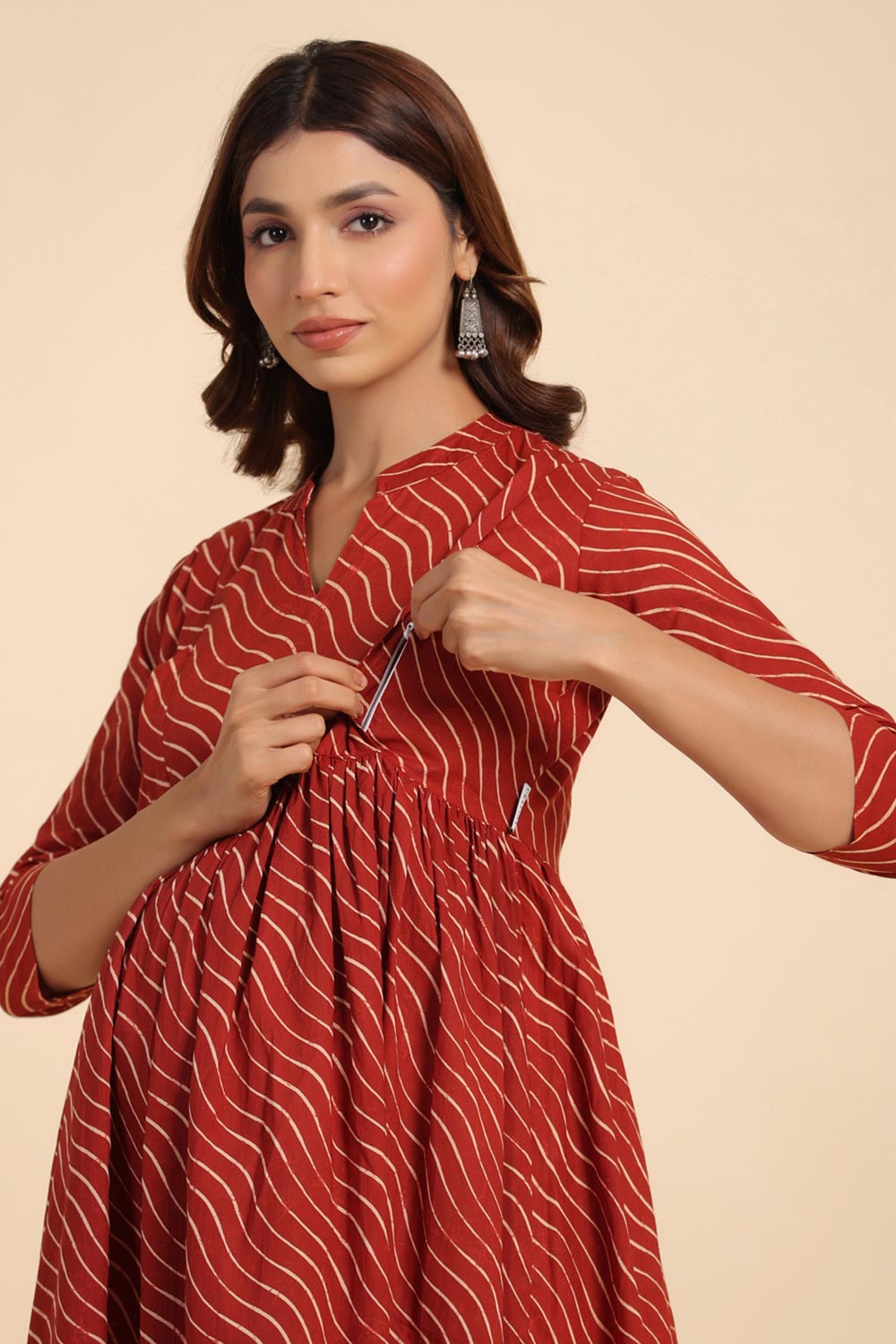 Red Cotton Lines Sweetheart Neck Nursing Dress