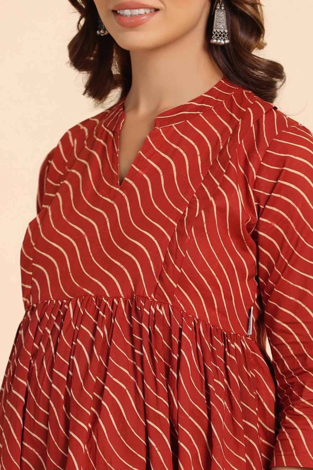 Red Cotton Lines Sweetheart Neck Nursing Dress