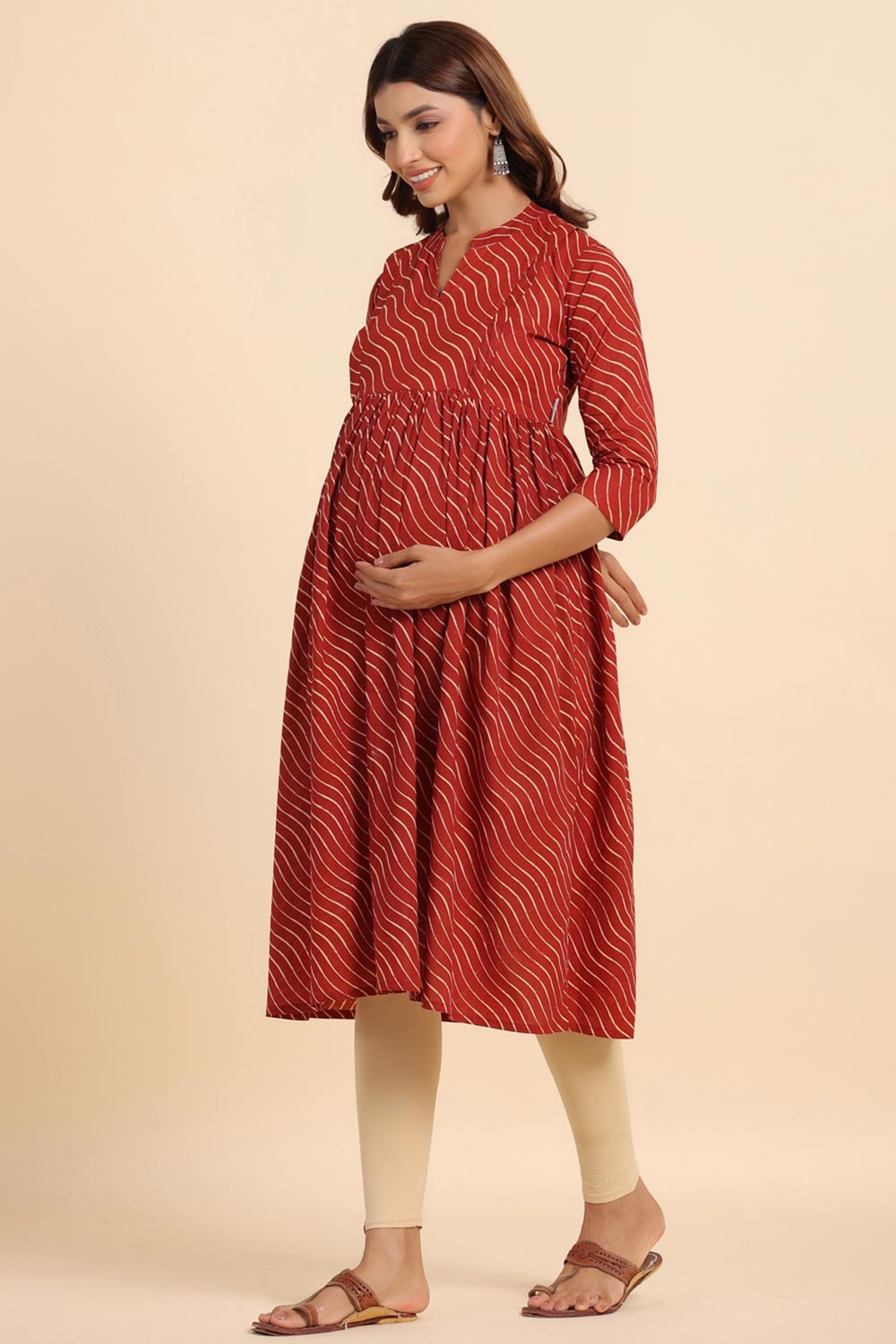 Red Cotton Lines Sweetheart Neck Nursing Kurta