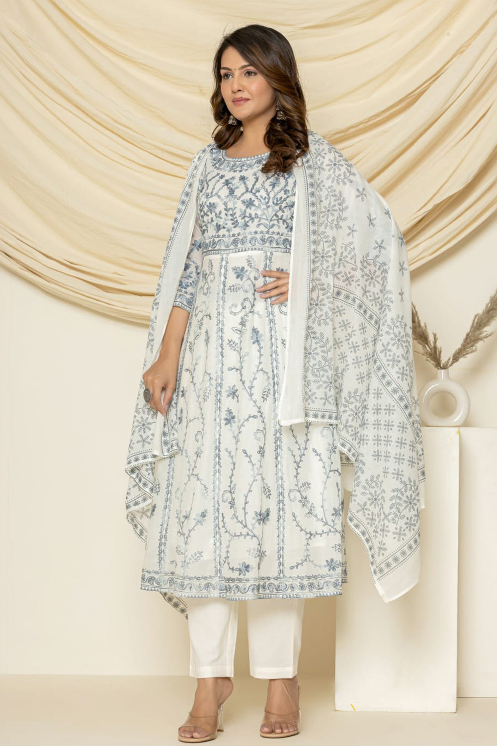 Grey Mohak Aari Embroidered Suit Set With Pant And Dupatta