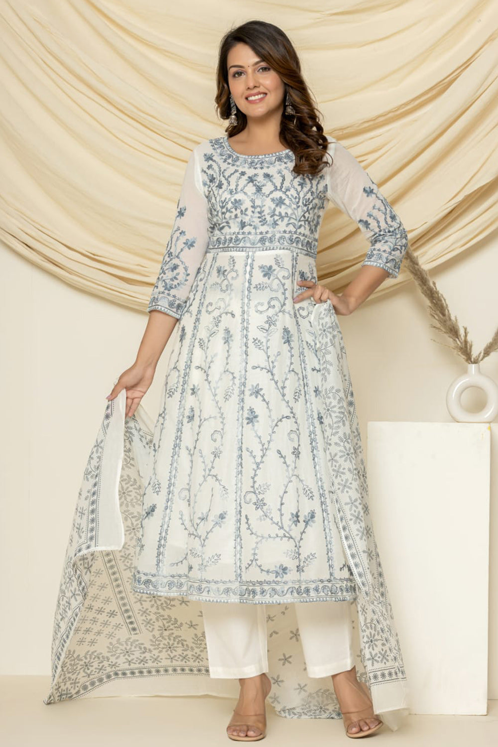 Grey Mohak Aari Embroidered Suit Set With Pant And Dupatta