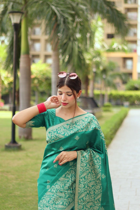 Women's Rama Green Banglori Raw Silk Woven Saree