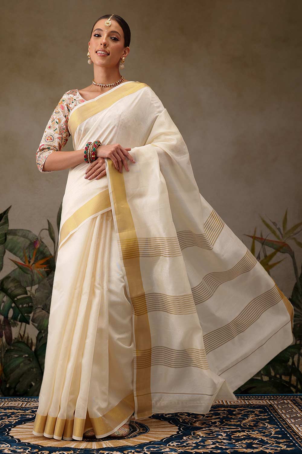 Off White Cotton Solid Solid Saree