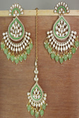 Gold Plated Traditional Kundan & Pearl Chandbali Earrings with Maang Tikka Set