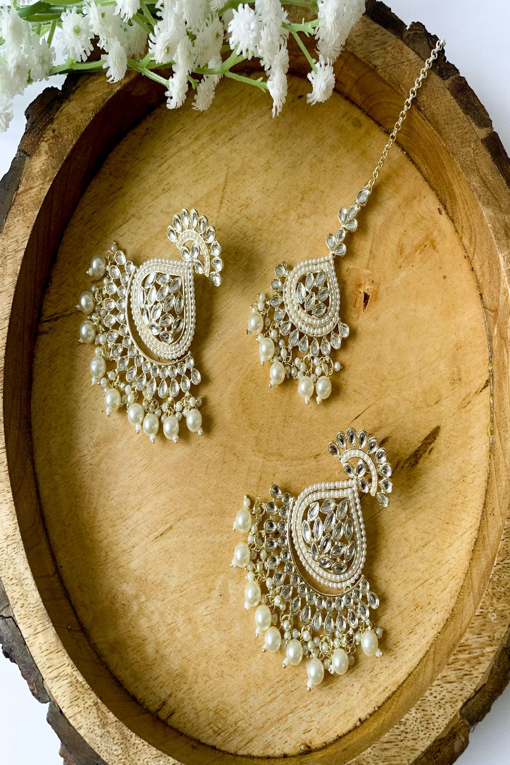 Gold Plated Traditional Kundan & Pearl Chandbali Earrings With Maang Tikka Set