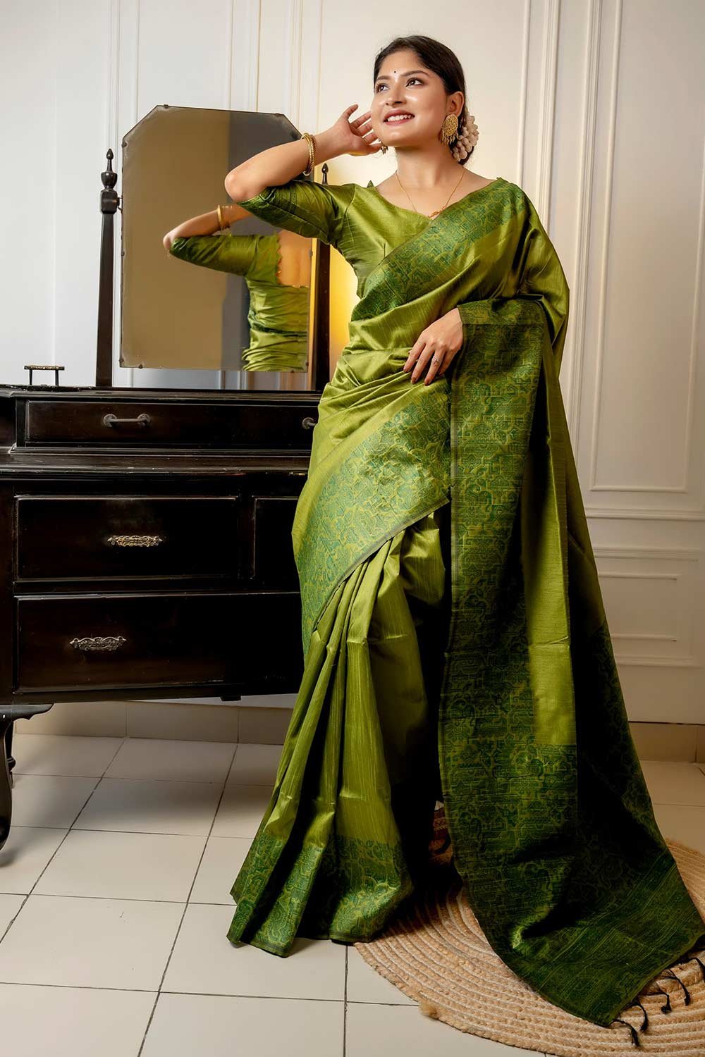 Green Handloom Raw Silk Weaving Saree