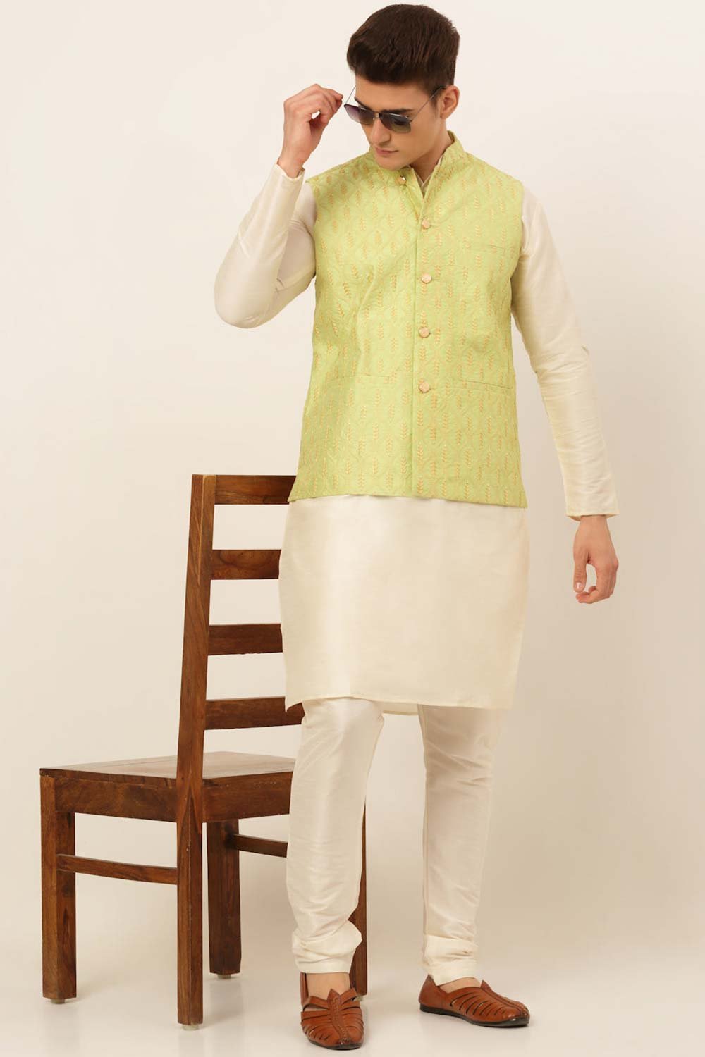 Men's Green Solid Kurta Pyjama With Nehru Jacket