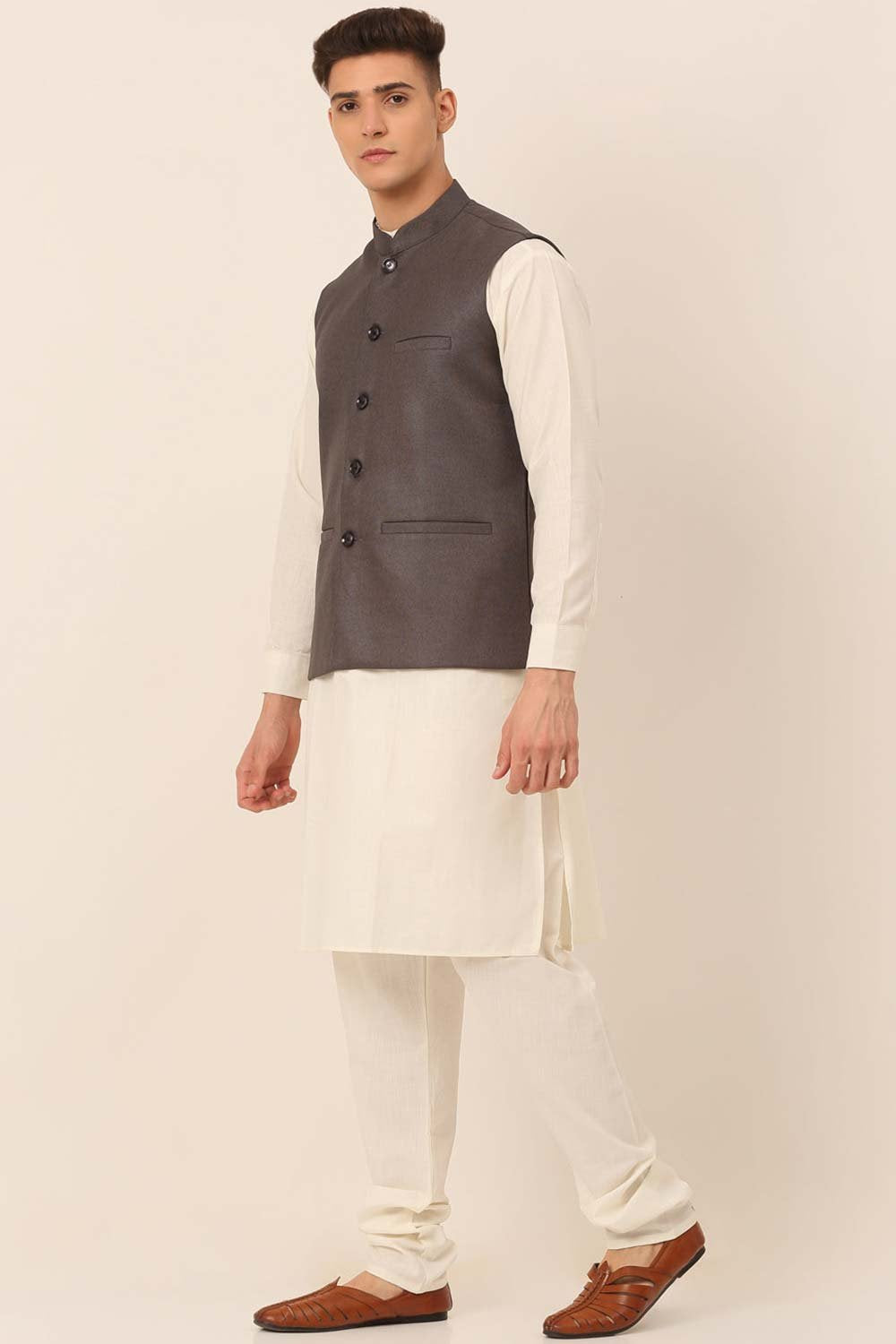 Men's Charcoal Solid Kurta Pyjama With Nehru Jacket