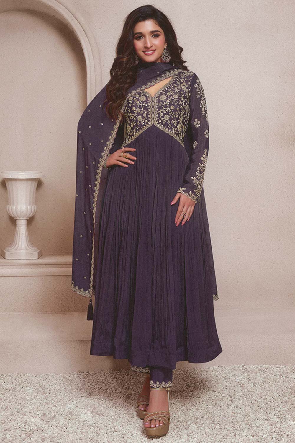 Lavender Silk Embroidered Full Sleeve Round Neck Pakistani Salwar Kameez