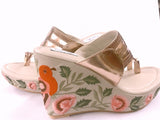 Vegan Leather Kolhapuri Wedges In Cream And Rose Gold