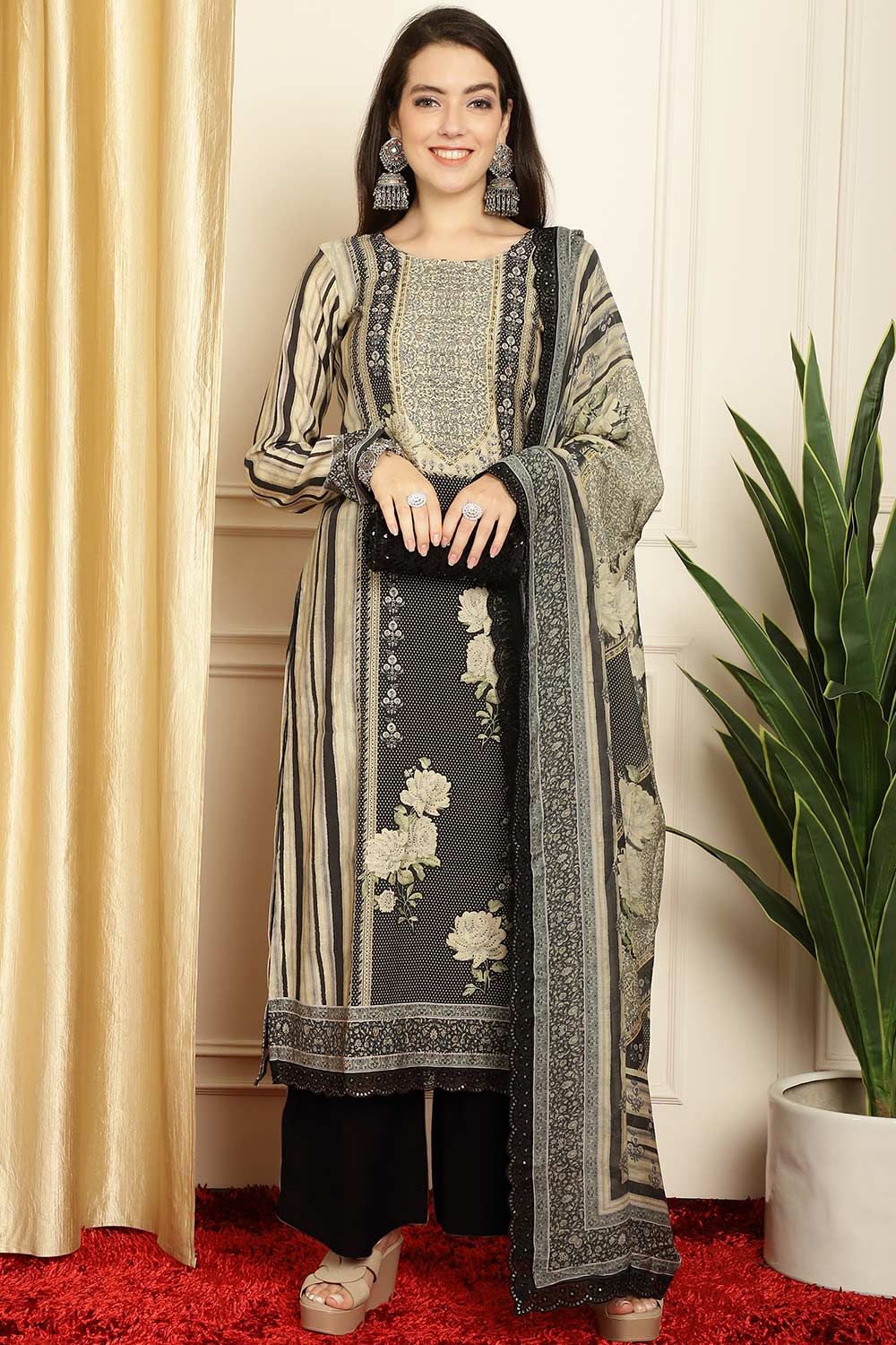 Black Pashmina Digital Printed Salwar Suit