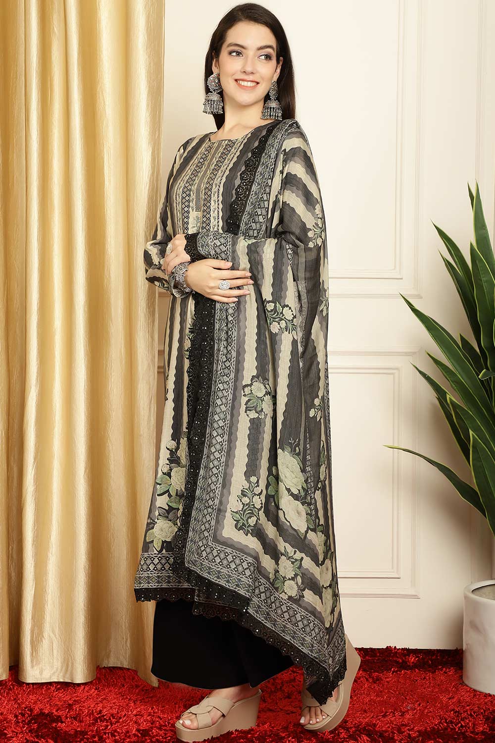 Black Pashmina Digital Printed Salwar Suit