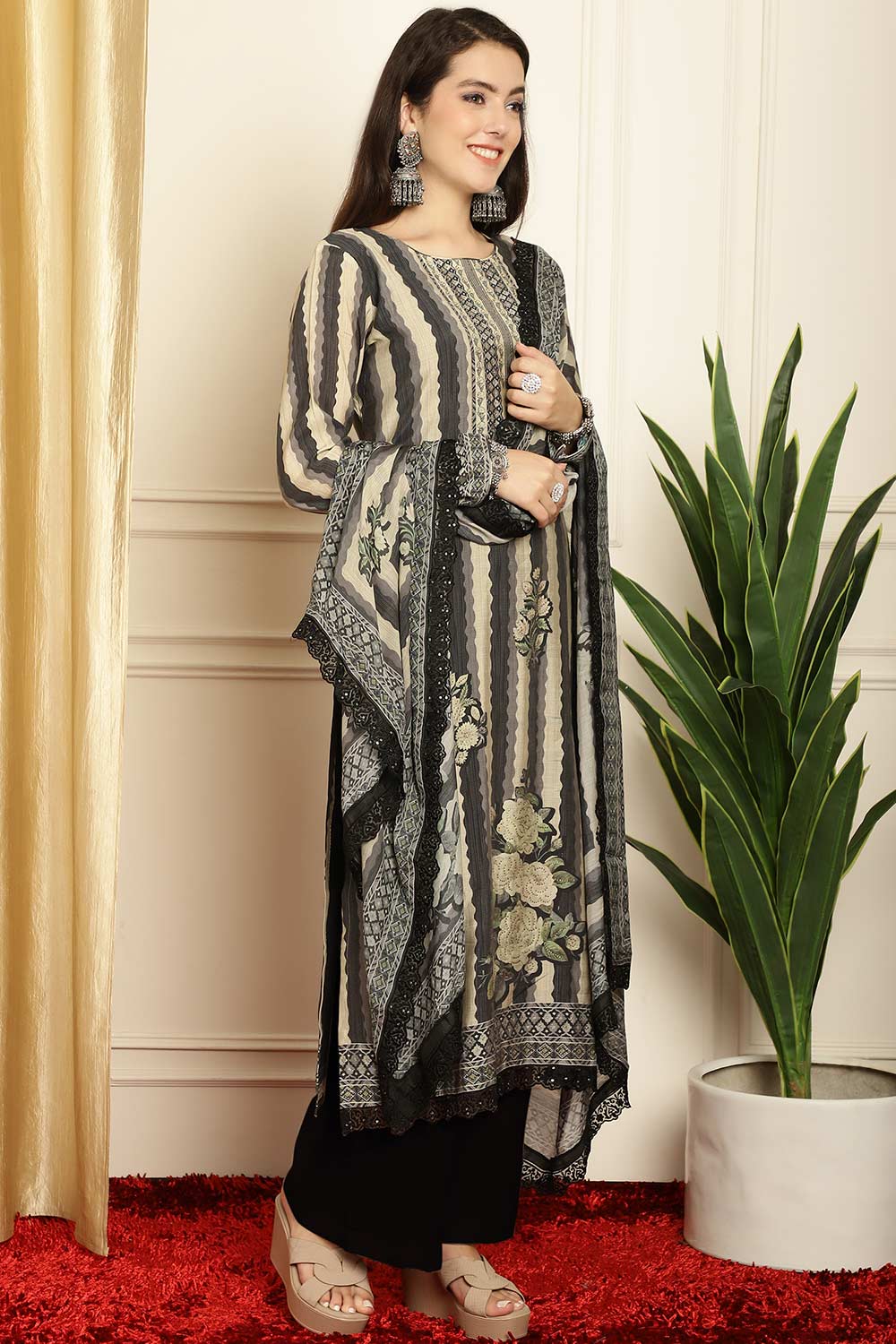 Black Pashmina Digital Printed Salwar Suit