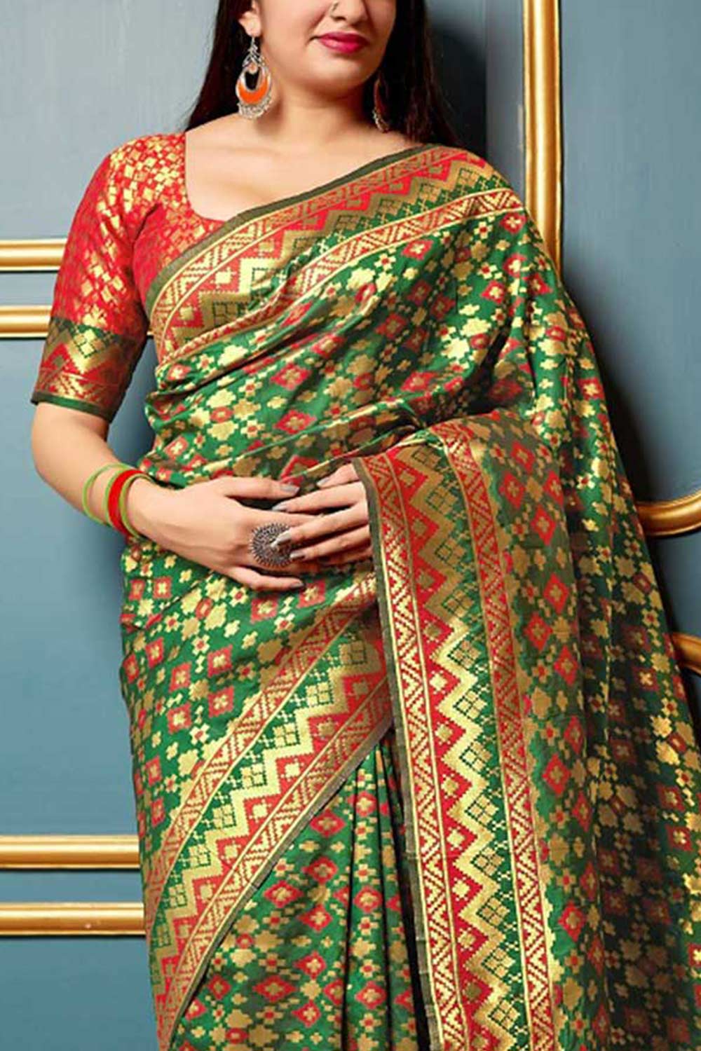 Buy Banarasi Art Silk Zari Woven Saree in Green - Back