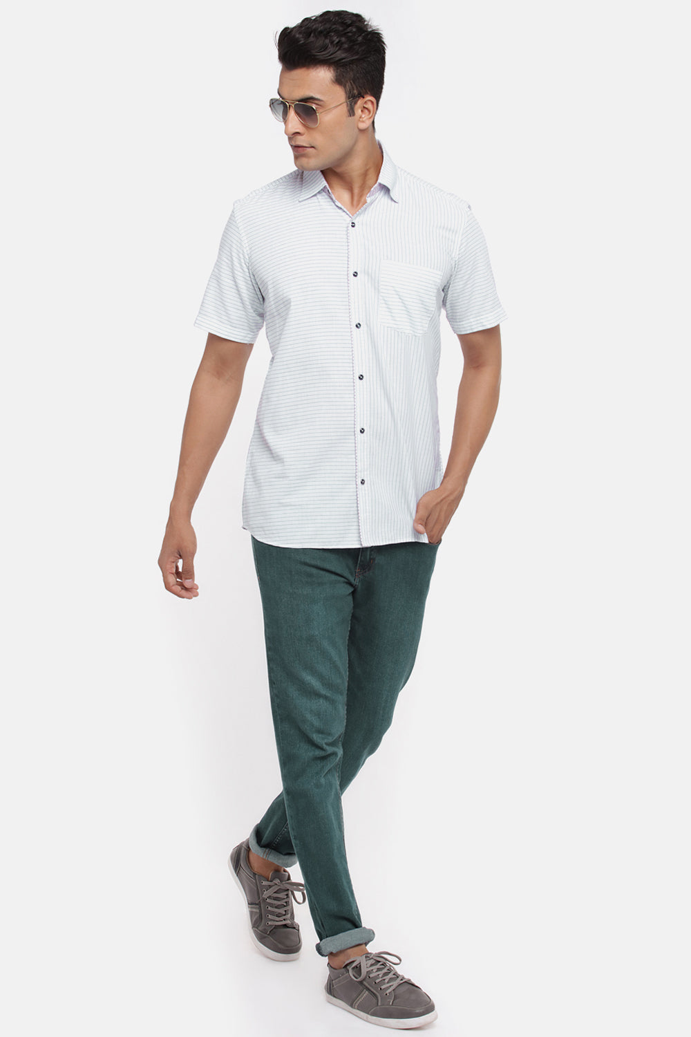 Men's Blended Cotton Shirt In White And Blue