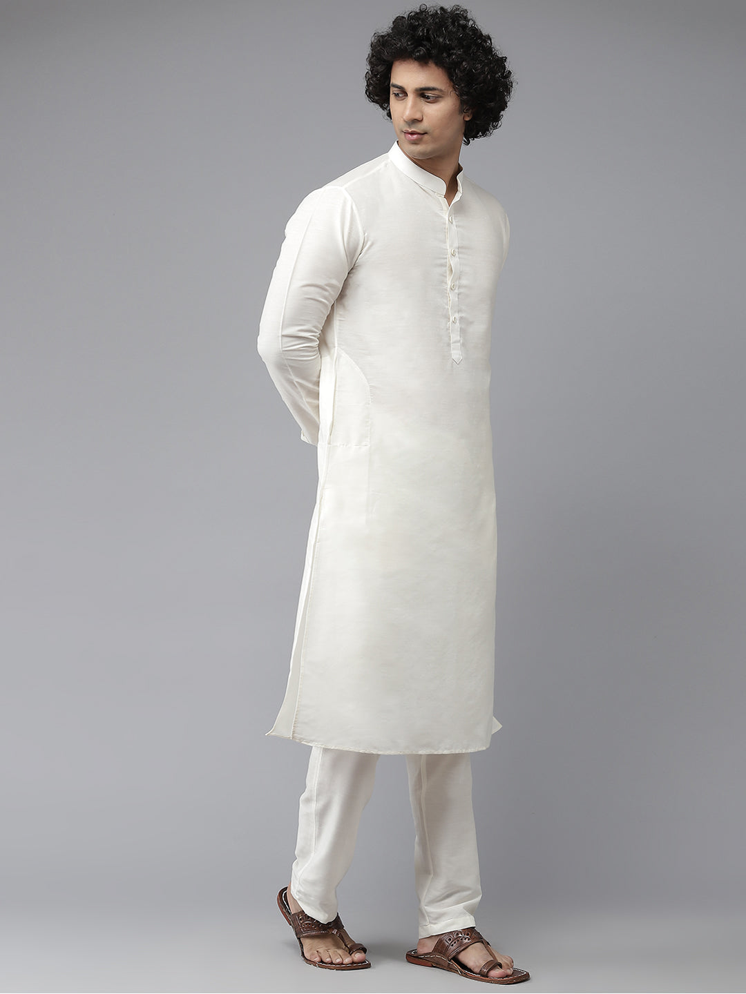 Buy Men's Off-White Silk Jacquard Woven Design Kurta Pajama Jacket Set Online - Back