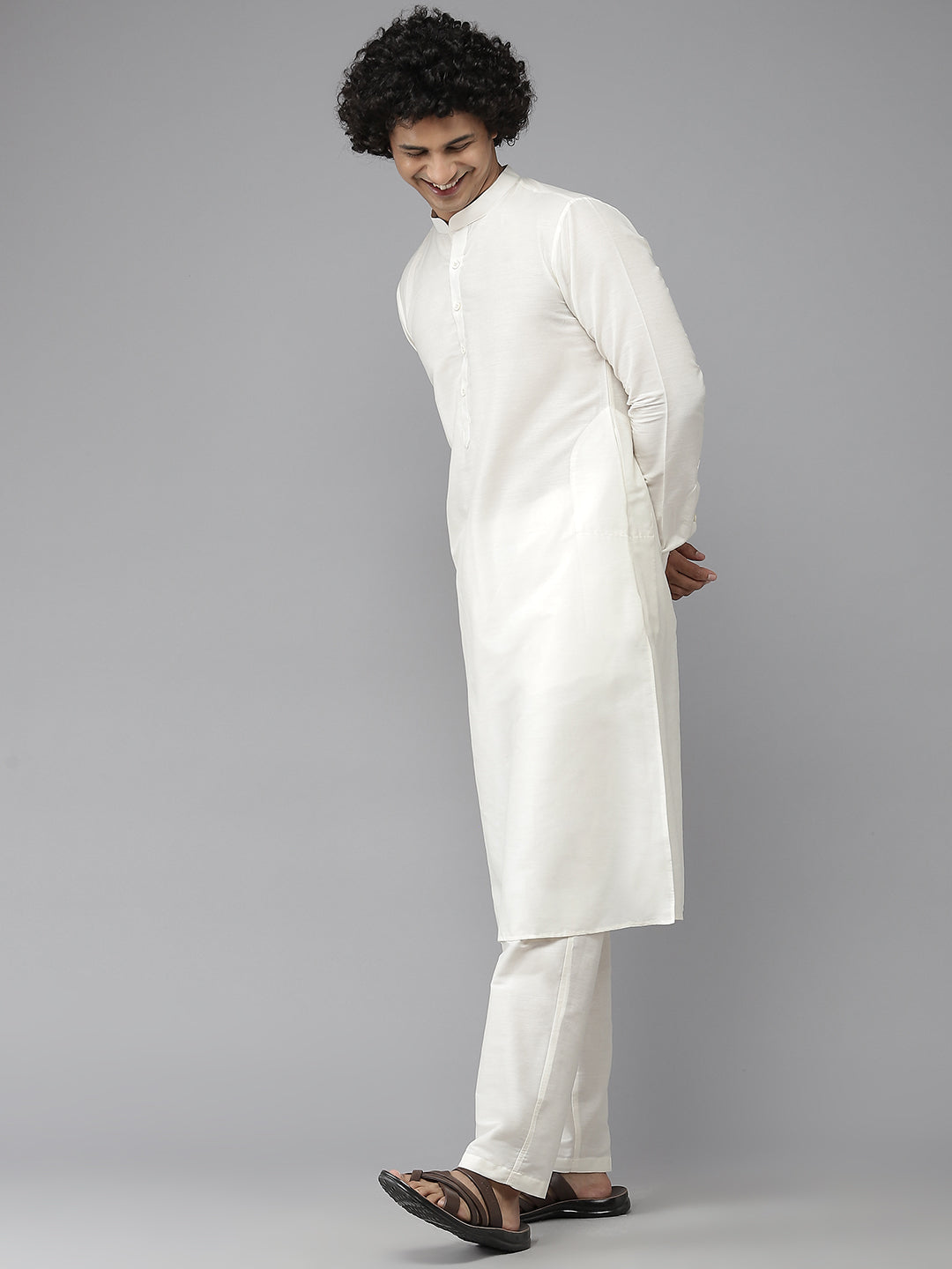 Buy Men's Off-White Silk Jacquard Woven Design Kurta Pajama Jacket Set Online - Back