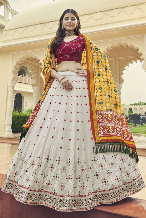 Buy VANDANA SETHI Mirror Work Lehenga with a Scalloped Dupatta in Organza  (Set of 3) online