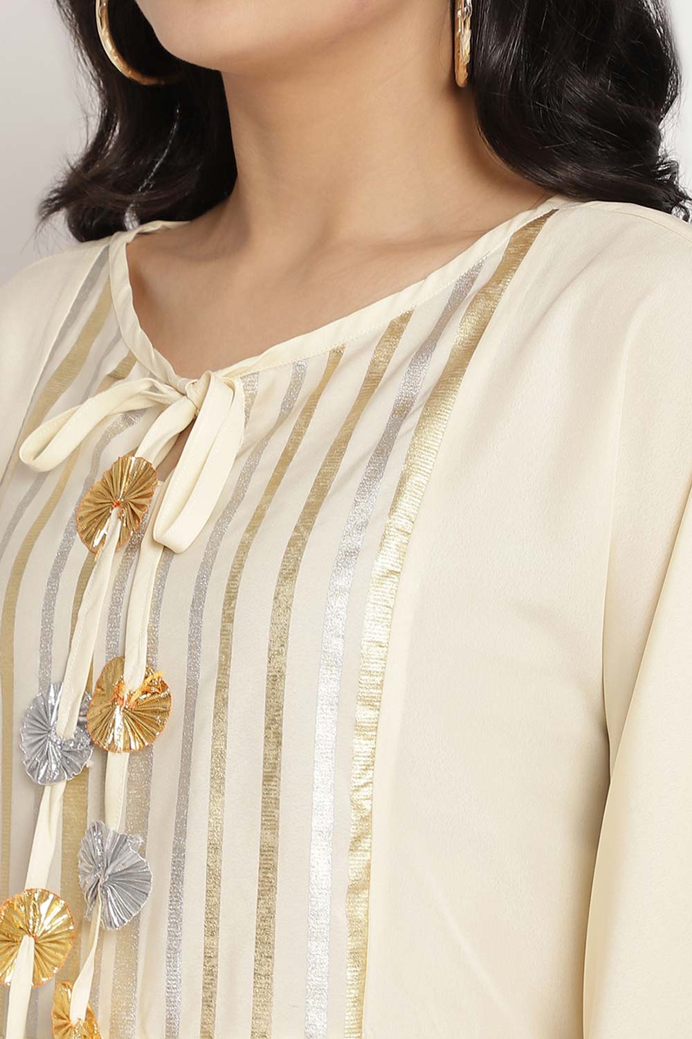 Buy Crepe Printed Kurta Set in Offwhite - Zoom in