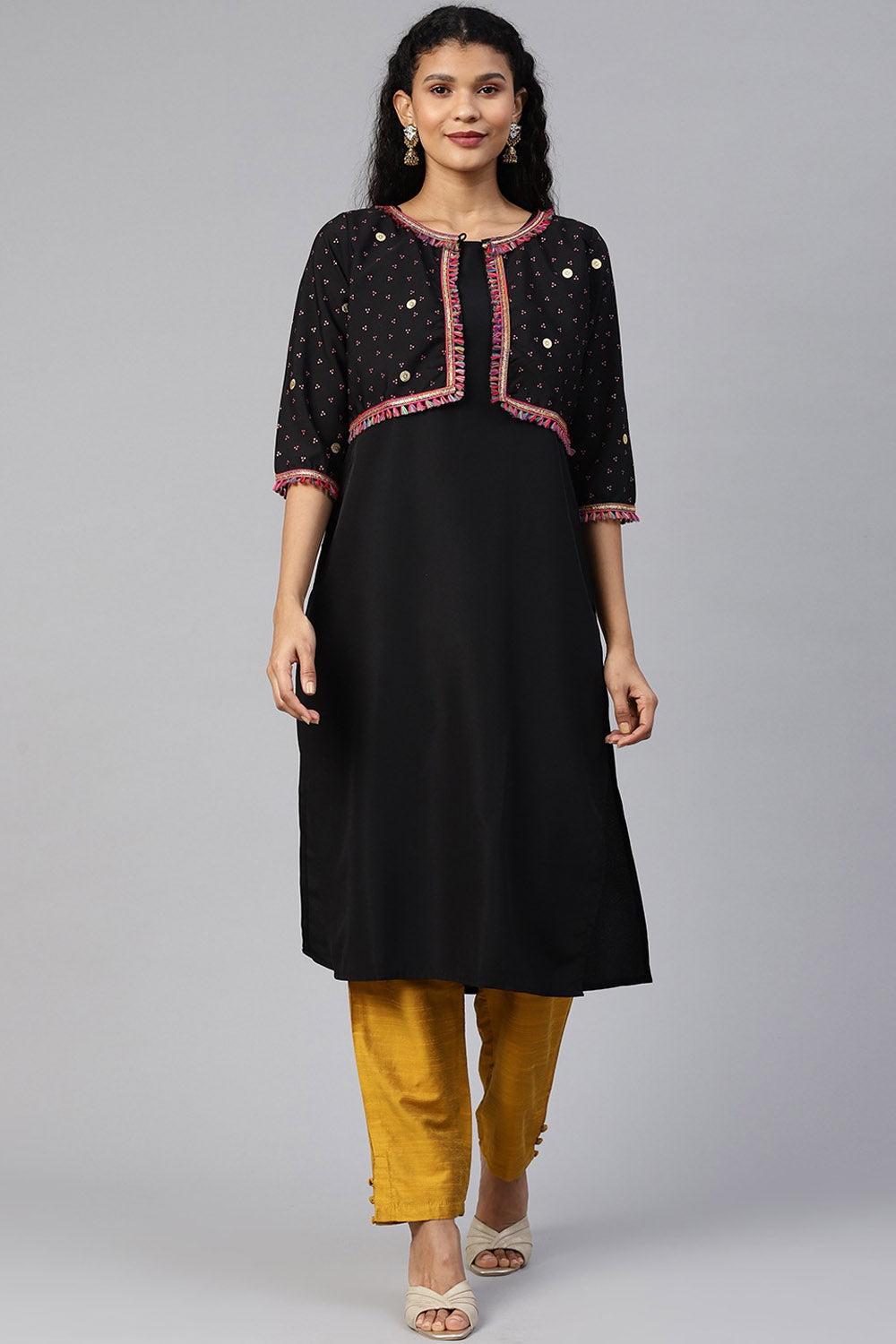 Crepe Solid Kurta With Jacket In Black