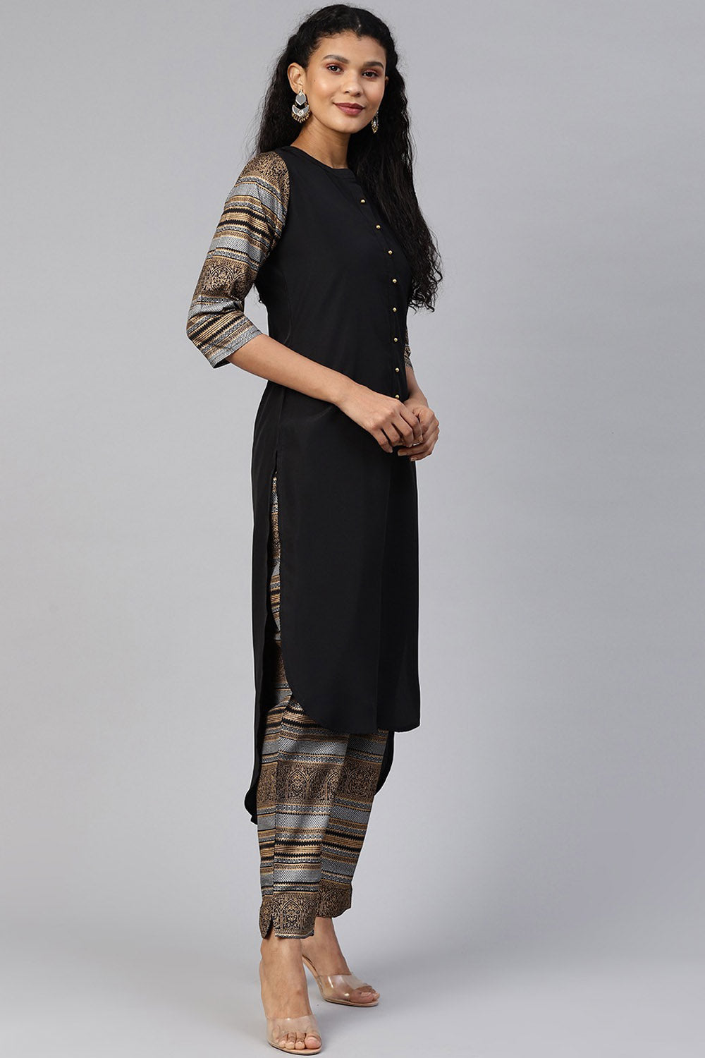 Crepe Solid Kurta With Pant Set In Black