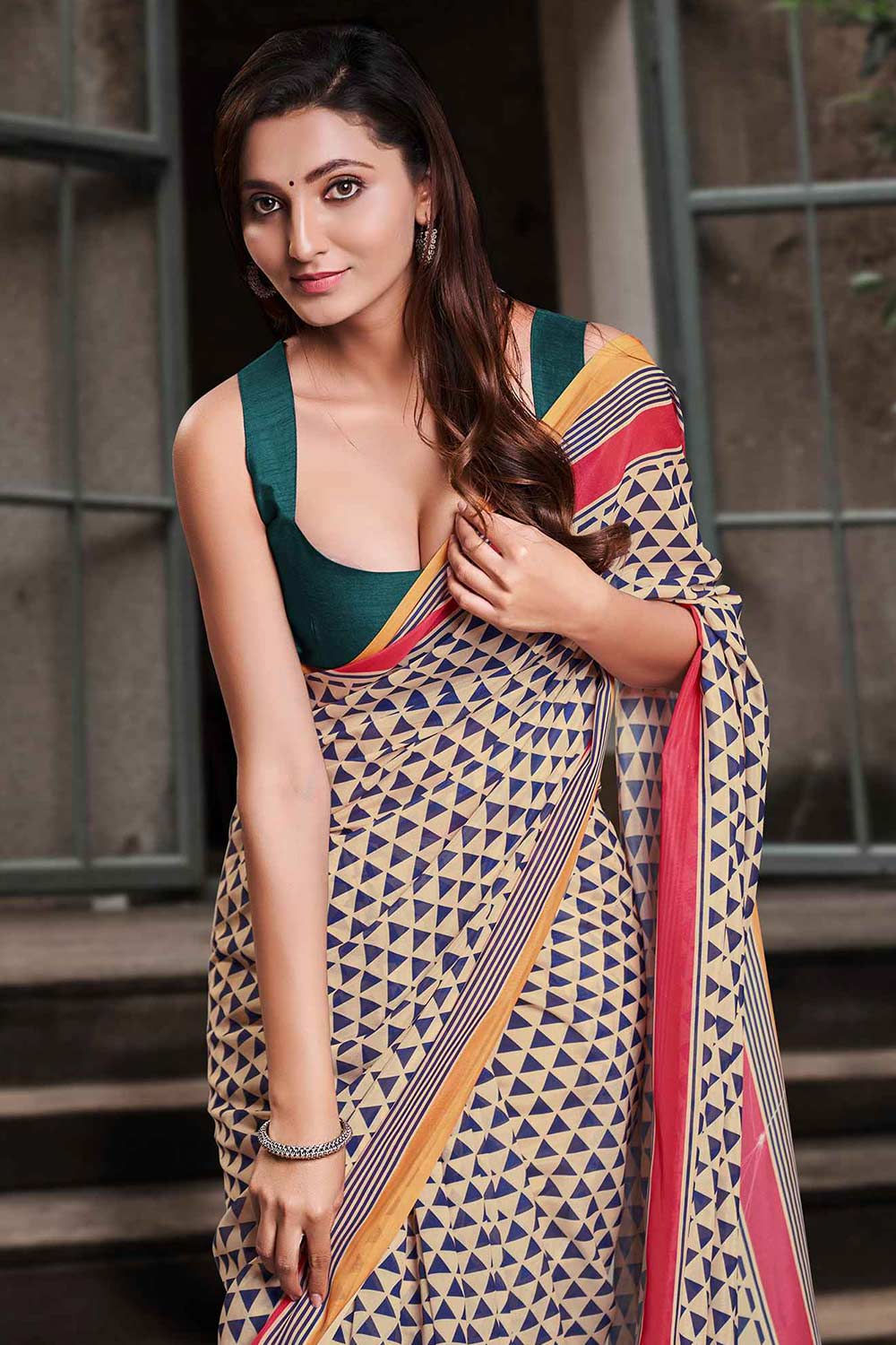 Cream Cotton Geometric Print Saree