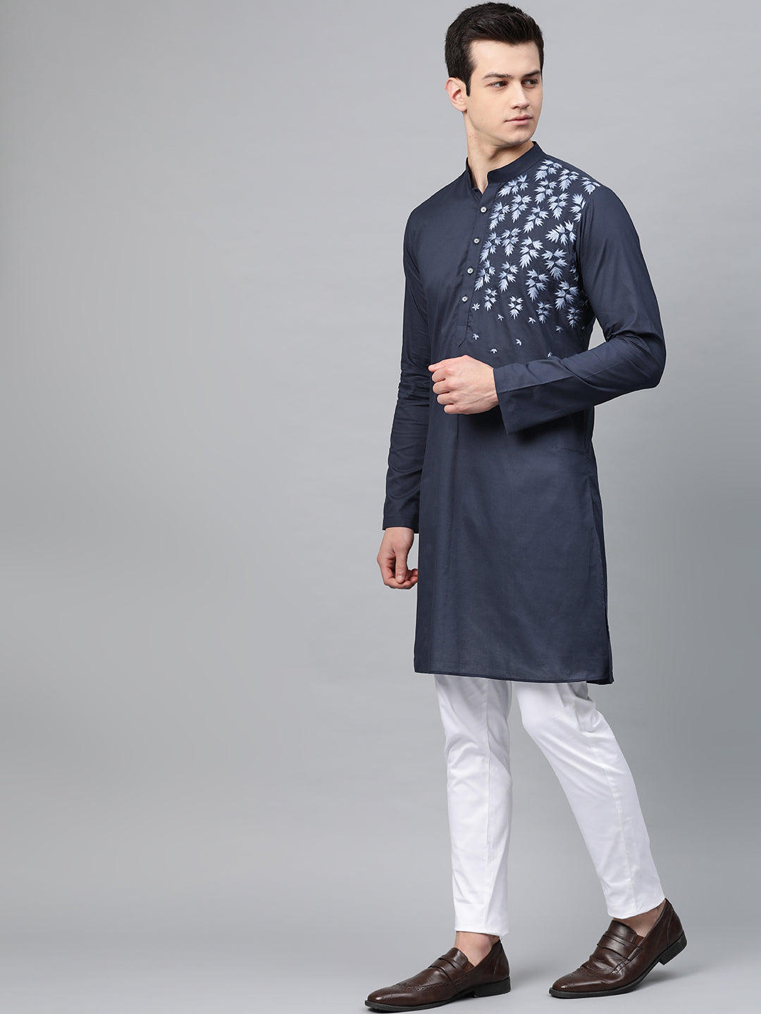 Buy Men's Navy Blue Cotton Thread Work Embroidered Straight Kurta Online - Side