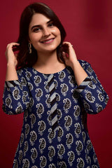 Buy Cotton Printed Kurta Set in Blue - Side