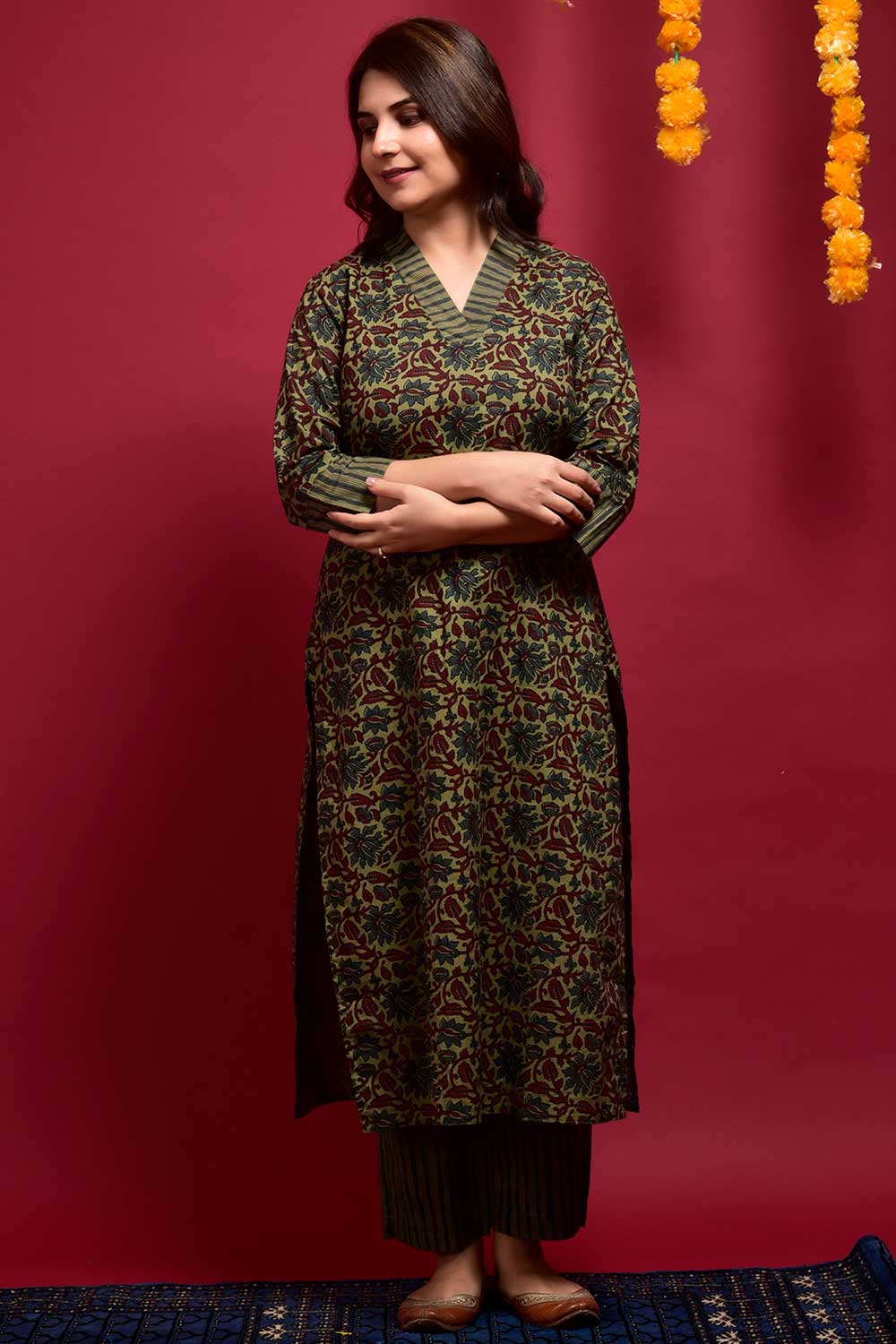 Buy Cotton Printed Kurta Set in Green