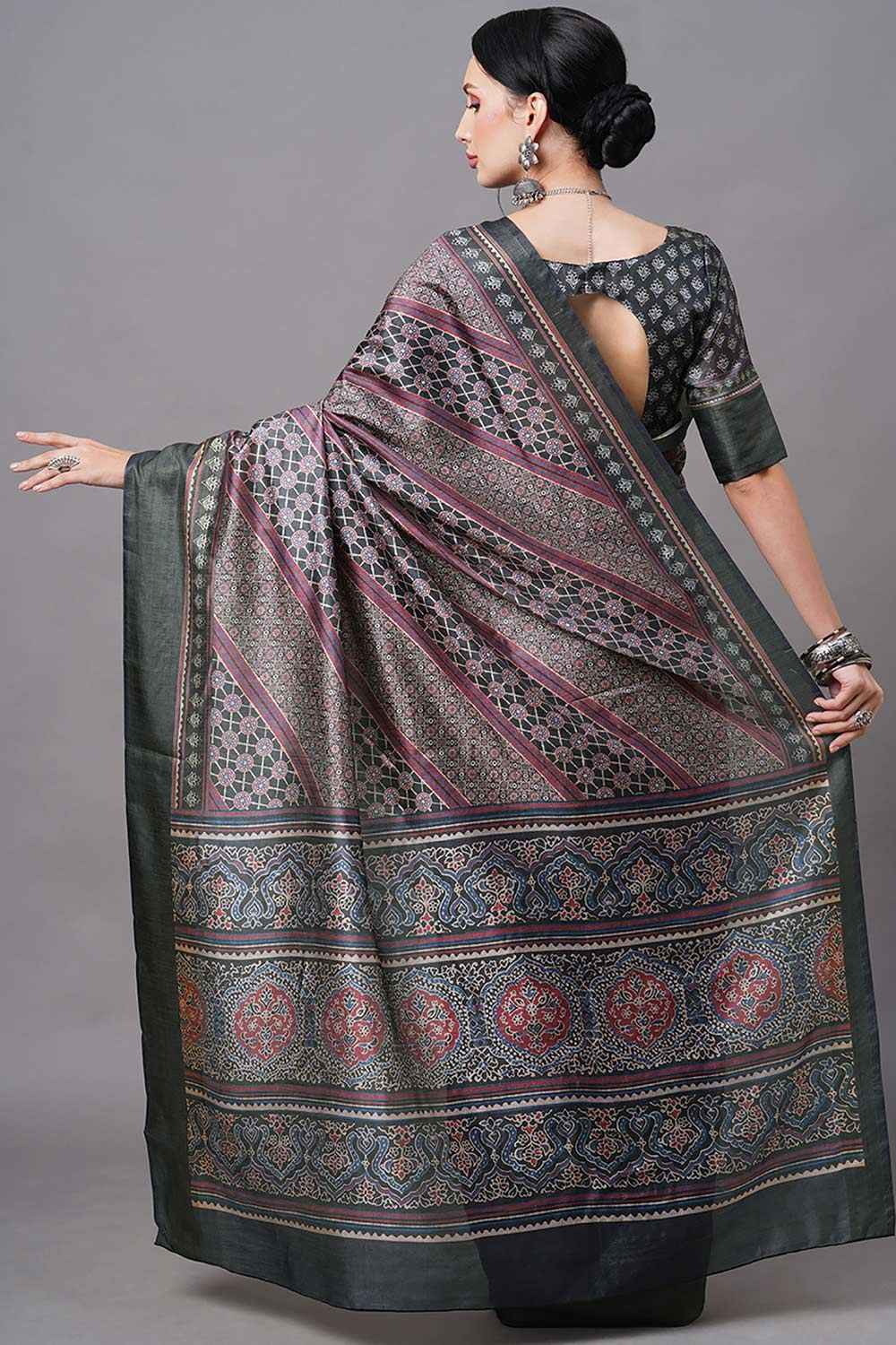 Linen Blend Black Digital Print Designer Saree