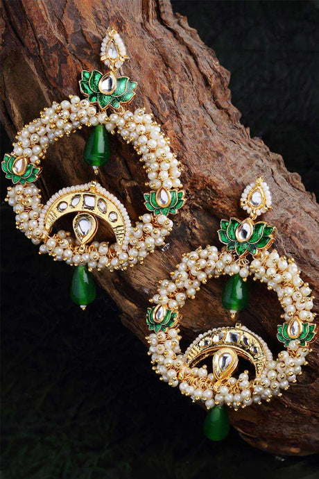 Green And White Gold-Plated Kundan And Pearls Chandbali Earring