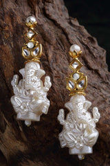 Gold And White Gold-Plated Kundan And Pearls dangler Earring