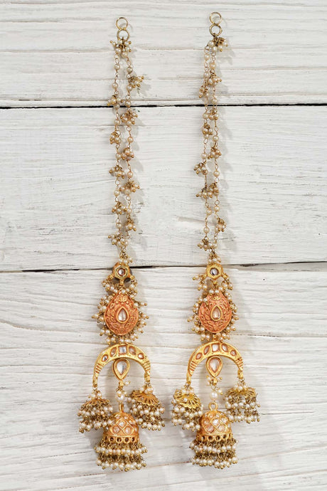 White And Gold Gold-Plated Kundan And Pearls  Jhumka Earring