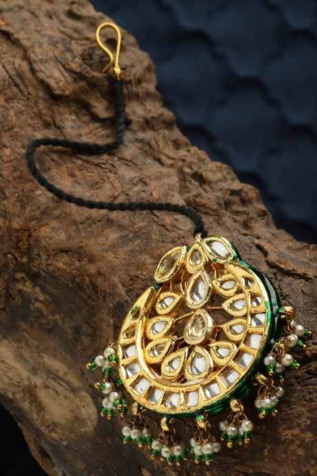 Gold And Green Mang Tikka Head Jewellery With Kundan And Pearls