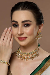 White And Gold Kundan And Pearls Chokar Necklace