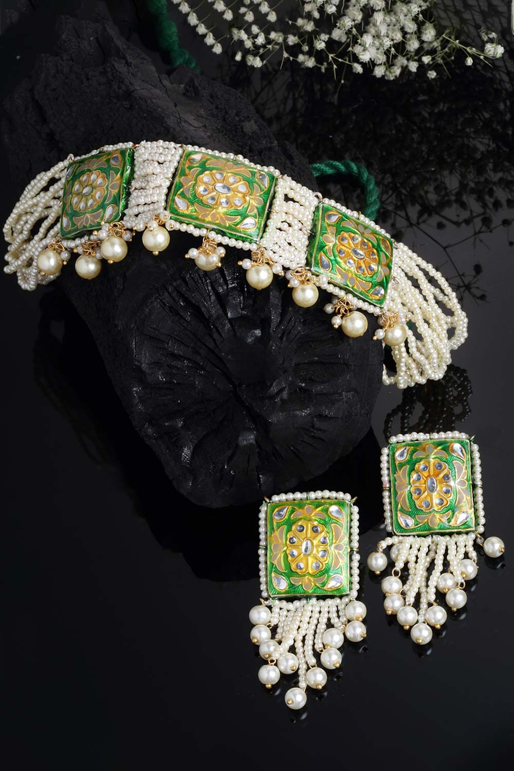 Green And White Gold-Plated Pearls And Natural Stones Jewellery Set