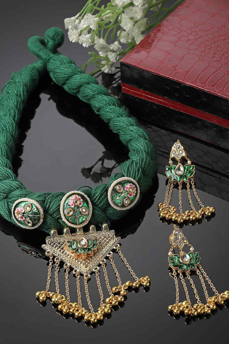 Green And Gold Necklace With Earring Jeweler Set Kundan And Pearls