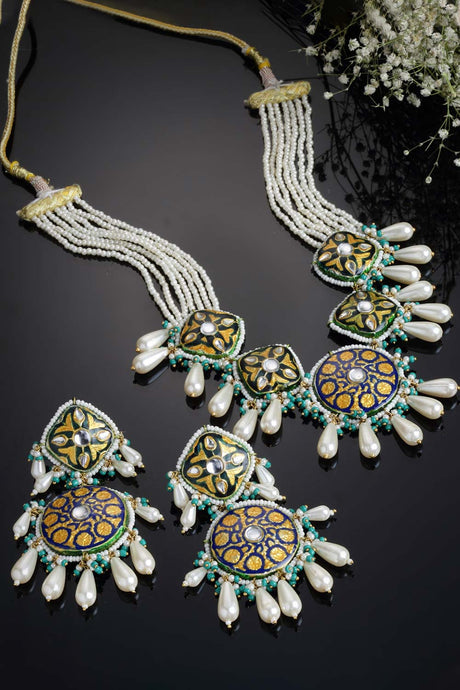 Blue And White Gold-Plated Kundan And Pearls Jewellery Set