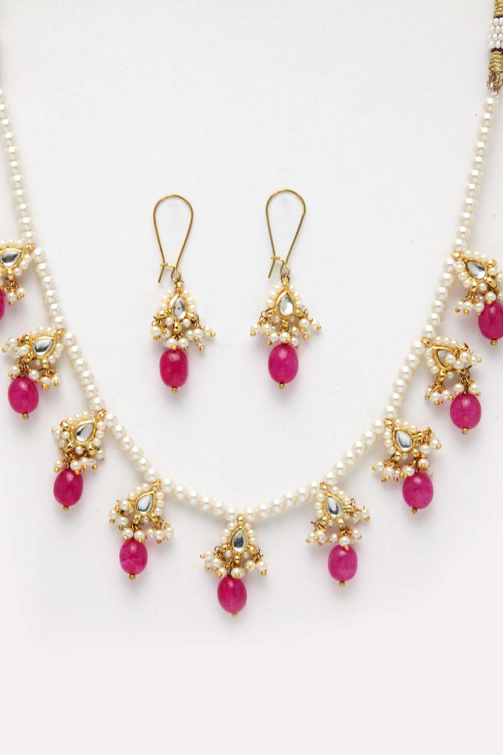 Shop Women's Necklace Set in Red