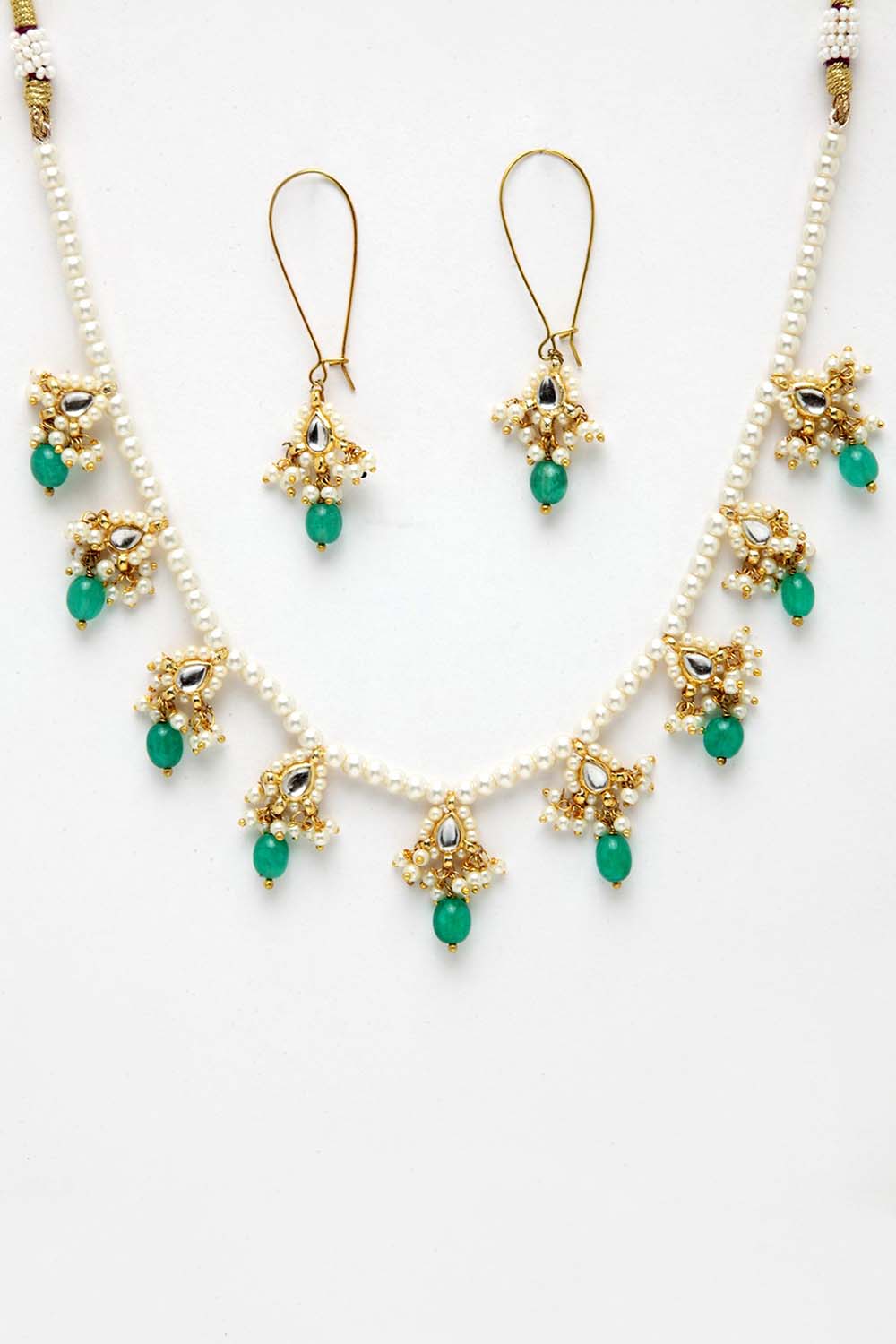 Shop Women's Necklace Set in Green