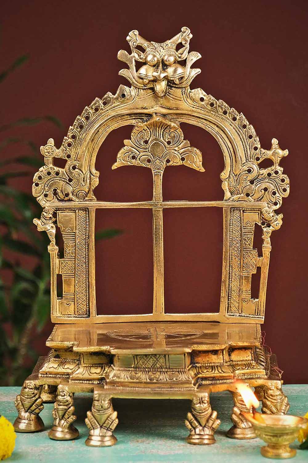 Brass Auspicious Handcrafted Singhasan With Yalli For Religious Deity Idols Home Temple