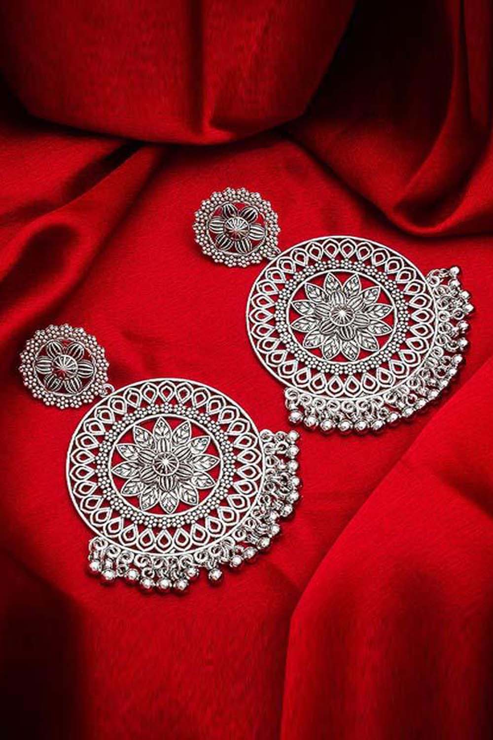 Women's Alloy Chandbali Earrings In Silver