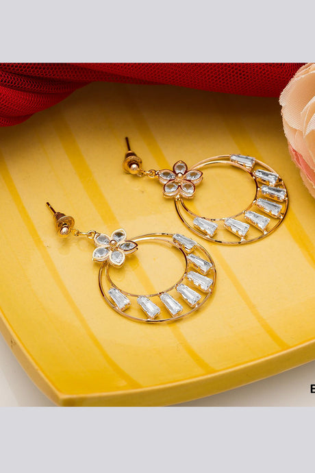 Buy Women's Alloy Chandelier Earrings in Gold Online