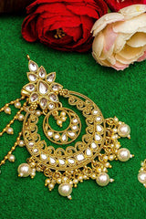 Women's Alloy Chandbali Earrings In Gold