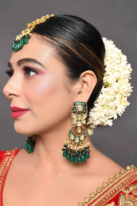 Handcrafted Kundan Emerald Beaded Earrings With Maangtikka