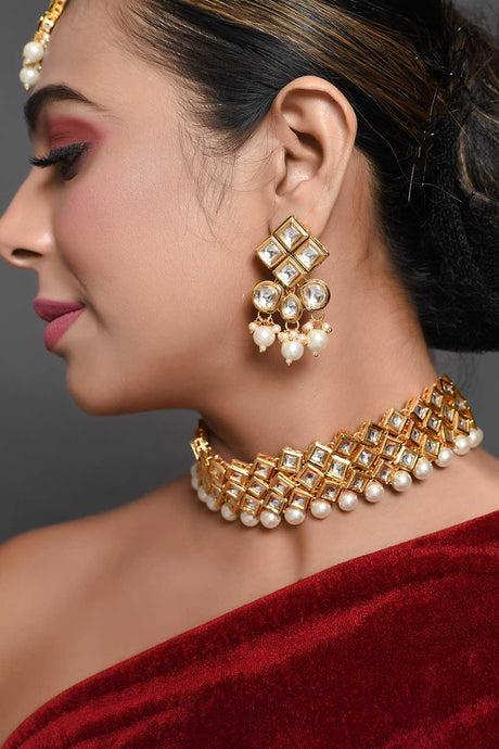 Pearl Beaded Kundan Choker With Earrings & Mang Tikka