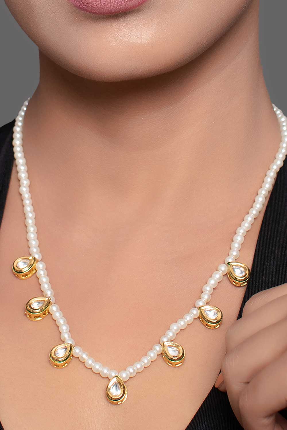 Pearl Beaded Kundan Embellished Necklace