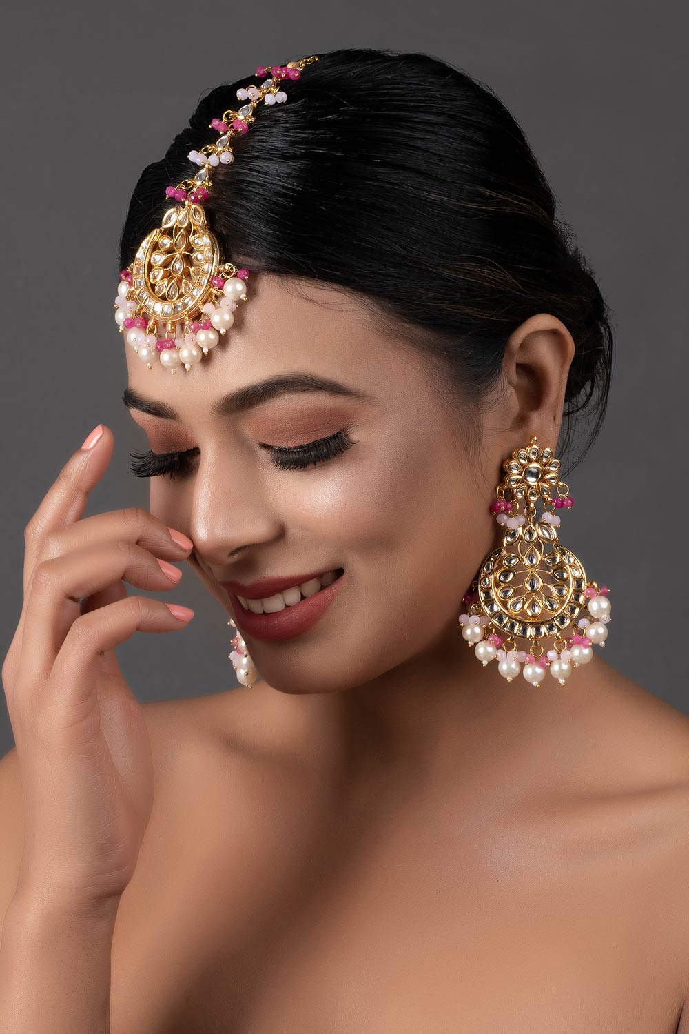 Pearl & Pink Beaded Kundan Handcrafted Mang Tikka With Earrings