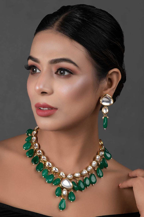 Emerald Beaded Gold Toned Kundan Inspired Necklace With Earrings